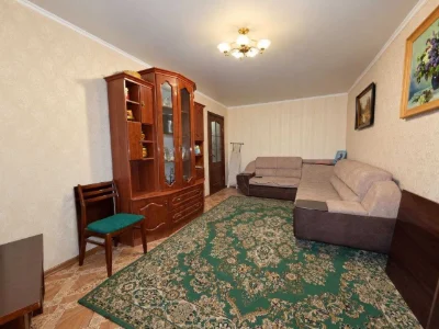 Продаж 3-кімнатній на 2-му поверсі /Кривий Ріг, вул. Покровська