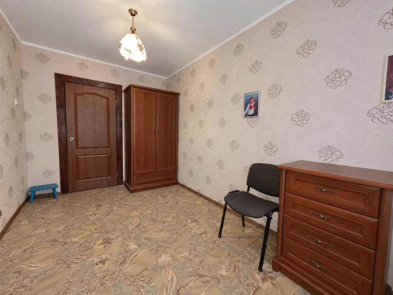 Продаж 3-кімнатній на 2-му поверсі /Кривий Ріг, вул. Покровська