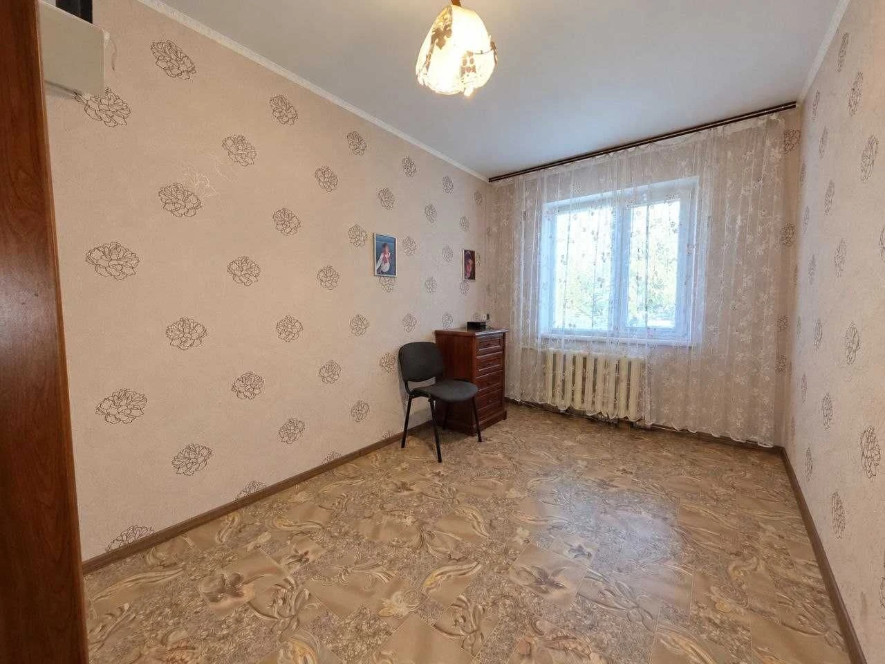 Продаж 3-кімнатній на 2-му поверсі /Кривий Ріг, вул. Покровська