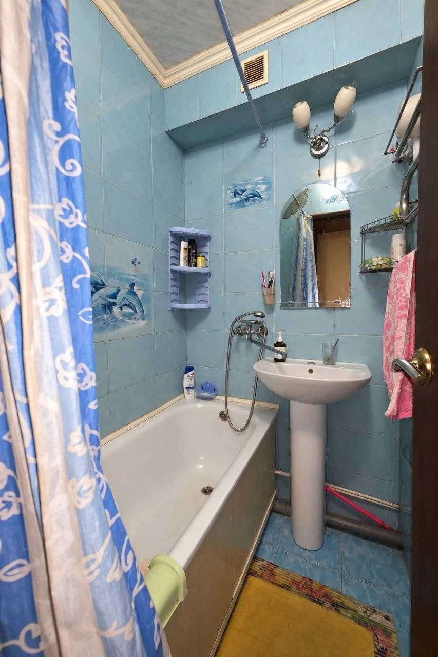 Продаж 3-кімнатній на 2-му поверсі /Кривий Ріг, вул. Покровська
