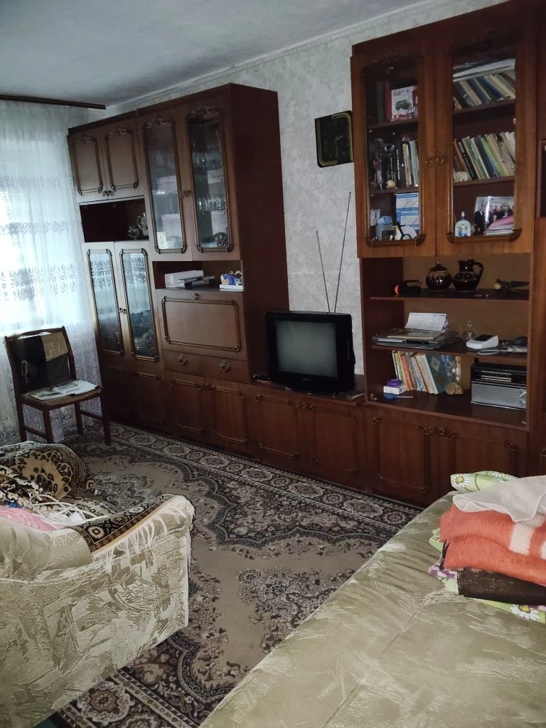 Продам 2-х комнатную квартиру район Долгинцево Дружба