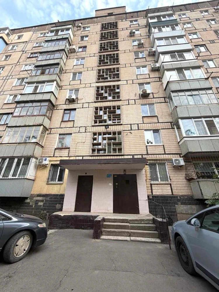 Продаю 3х комнатную квартиру, чешку, Артём, ул.В.Великого,17