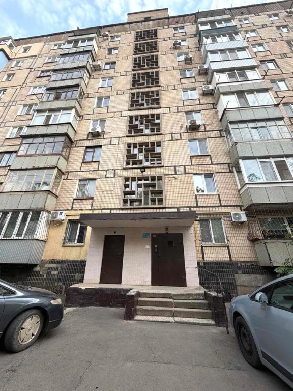 Продаю 3х комнатную квартиру, чешку, Артём, ул.В.Великого,17
