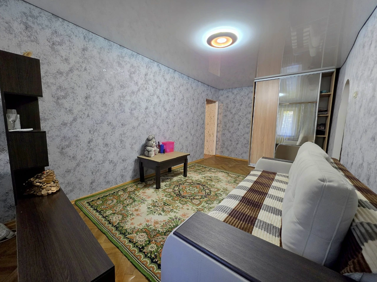 Продам 3-комнатную квартиру, 173 квартал (ул. Эдуарда Фукса,