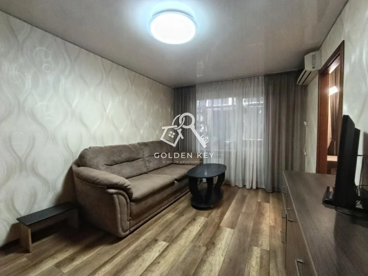 Продається 2-кімнатна квартира, площа Артема
