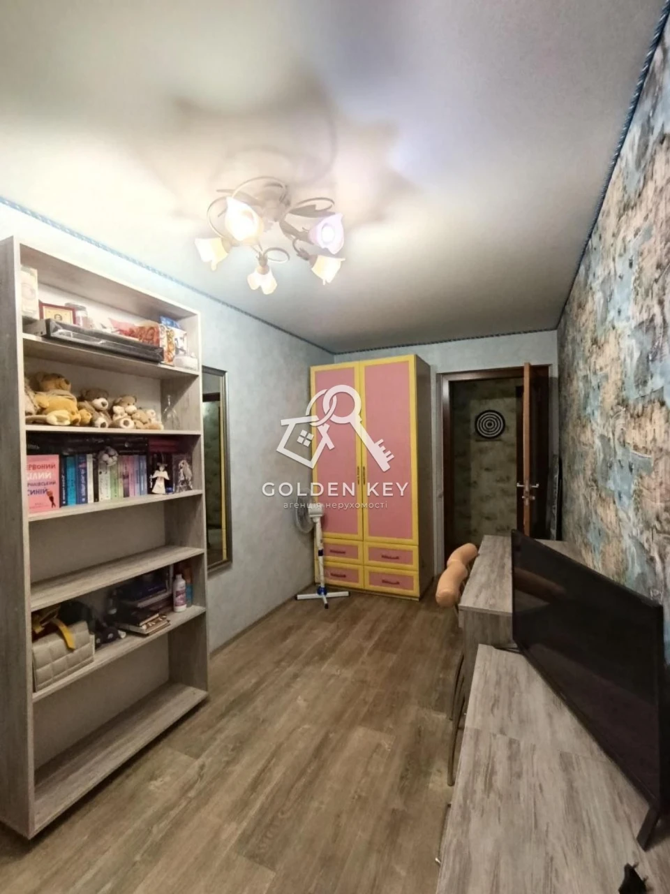 Продається 2-кімнатна квартира, площа Артема