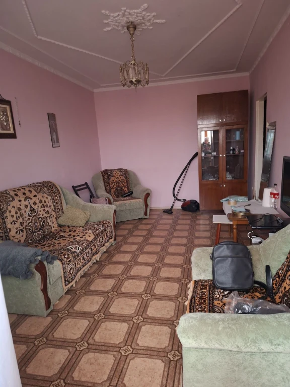 Продаю 2-кімнатну квартиру в Довгинцівському районі