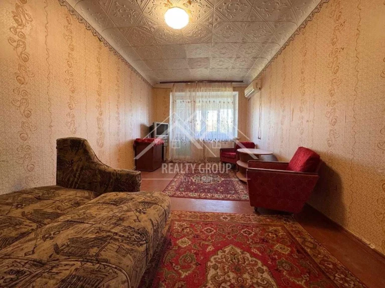Sale of 3-room apartment with independent heating, Garage as a gift.