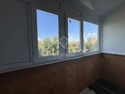 Продаж 3-кімнатній квартири з автономним опаленням, гараж у подарунок.