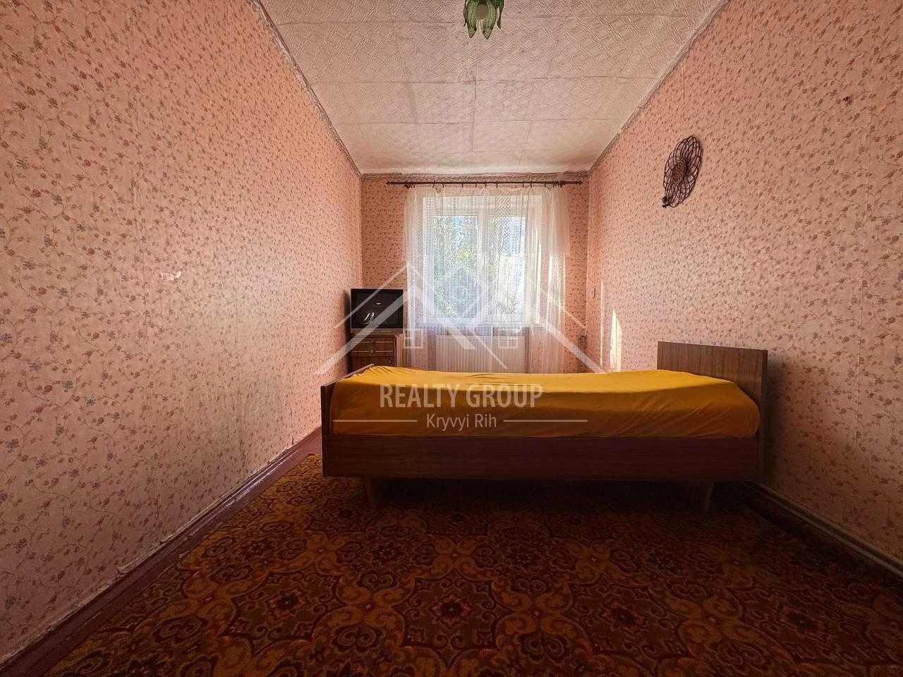 Продаж 3-кімнатній квартири з автономним опаленням, гараж у подарунок.