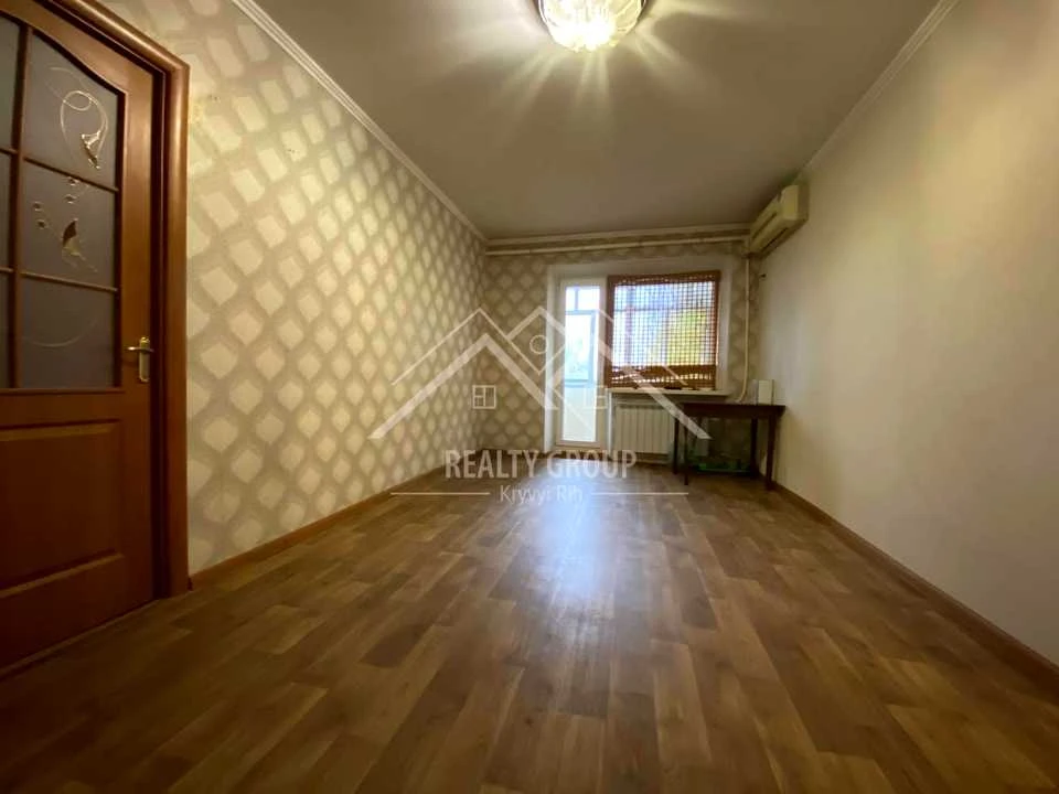 Квартира. Кривой Рог, Мистецкая улица