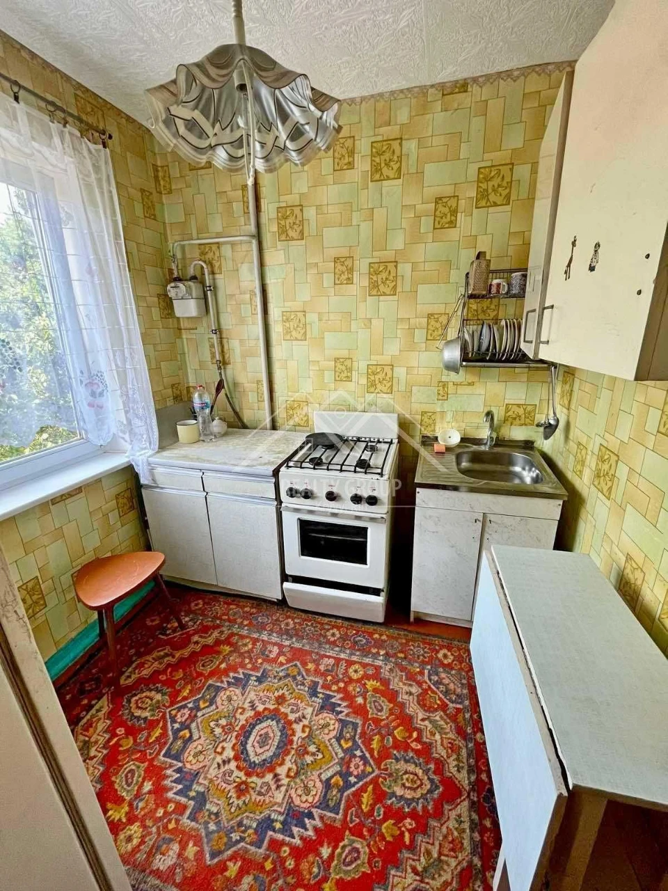 For sale, a warm 2-bedroom apartment, 4th floor (17th district)