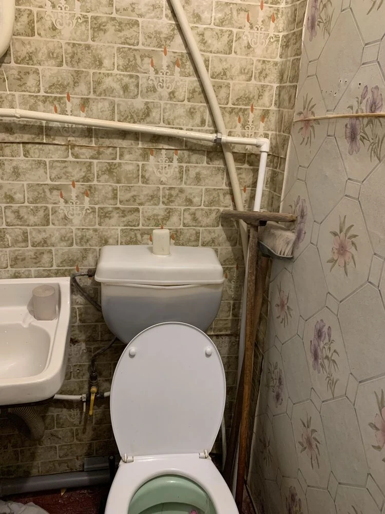 For sale, 3-room apartment near the stop, Musorgsky street