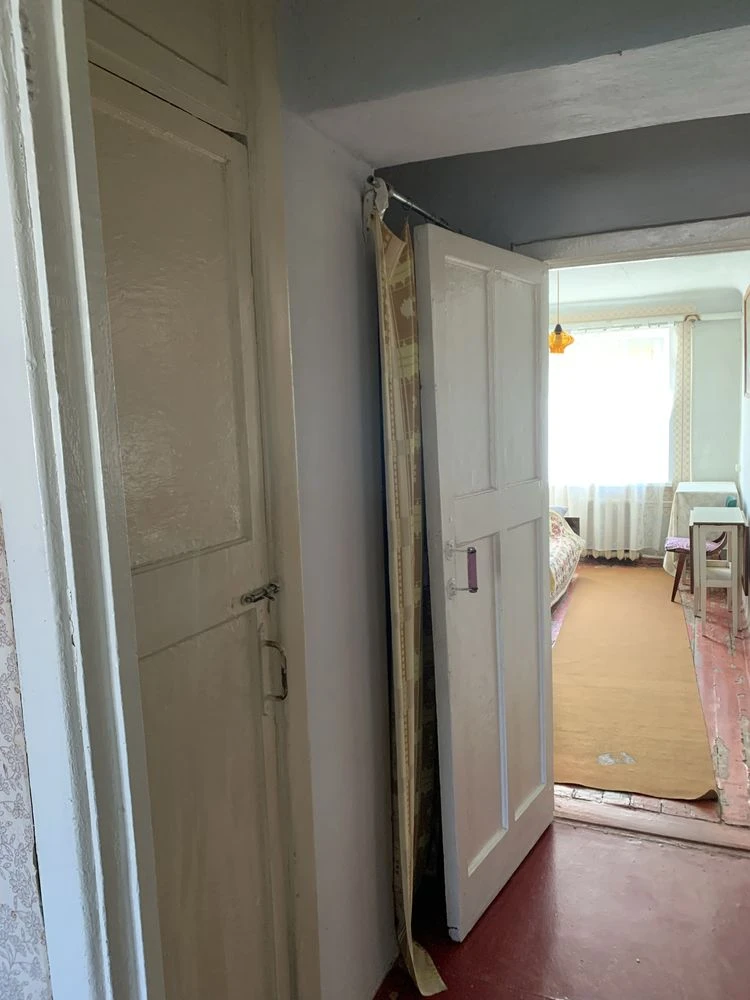 For sale, 3-room apartment near the stop, Musorgsky street