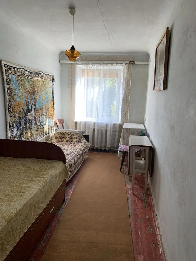 For sale, 3-room apartment near the stop, Musorgsky street