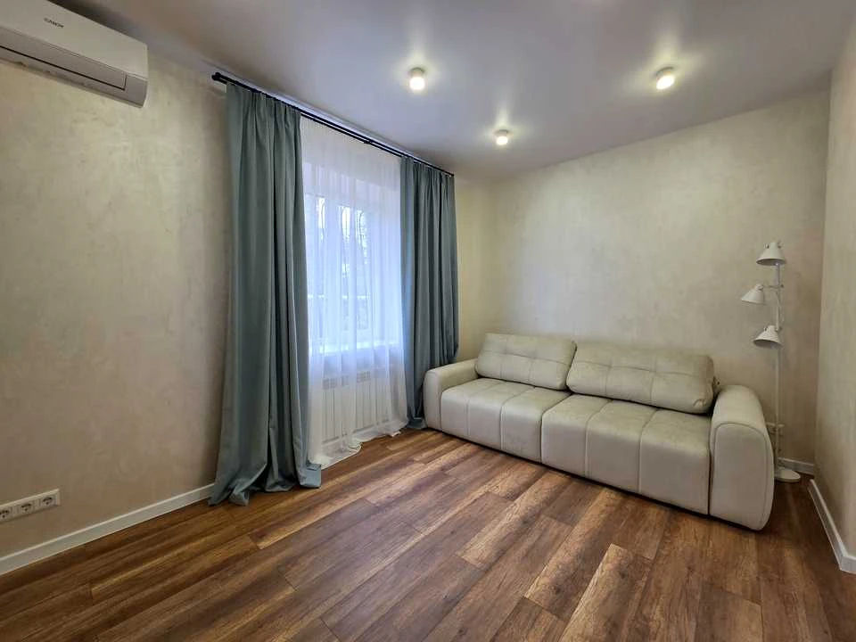 Apartment. Stepan Bandera Street, 49th district