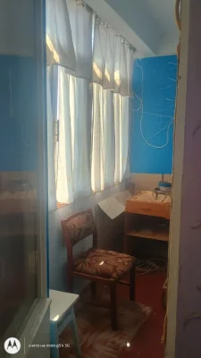 2-room apartment on Red Line. 200 years old.