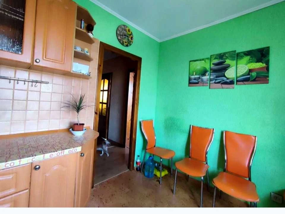 Квартира. Кривой Рог, 5-й Заречный микрорайон, ул.