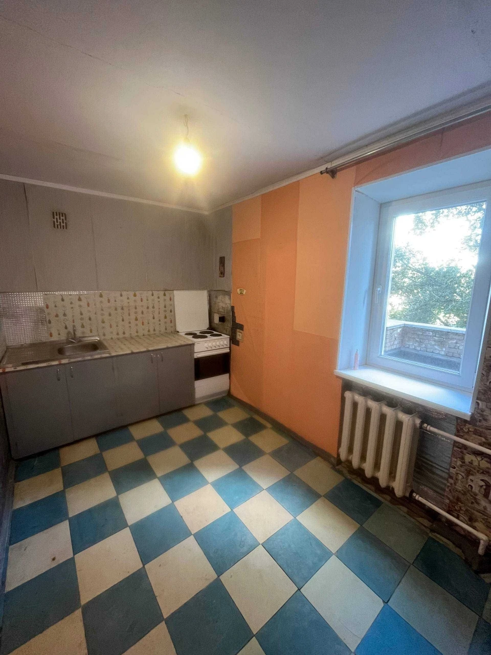 Продається 4-кімнатна квартира, вул. Матусевича, 8