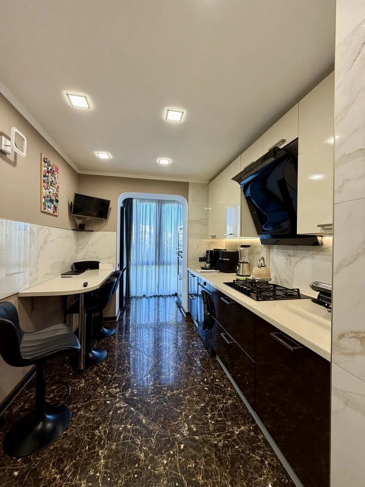 Sale of a 4-room apartment | Saksagan district, Vechir street