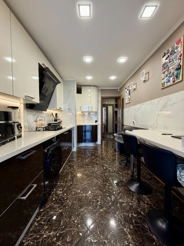 Sale of a 4-room apartment | Saksagan district, Vechir street