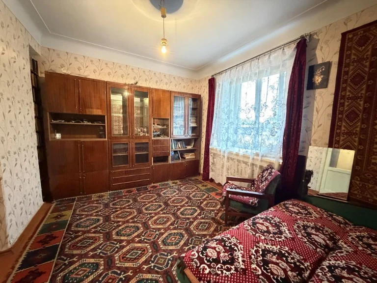 Продажа 3-комн. ул. Алмазна, 11, район Карачуны