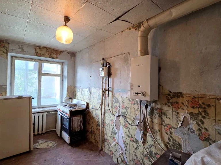 Apartment. Geological Street, Krivoi Rog