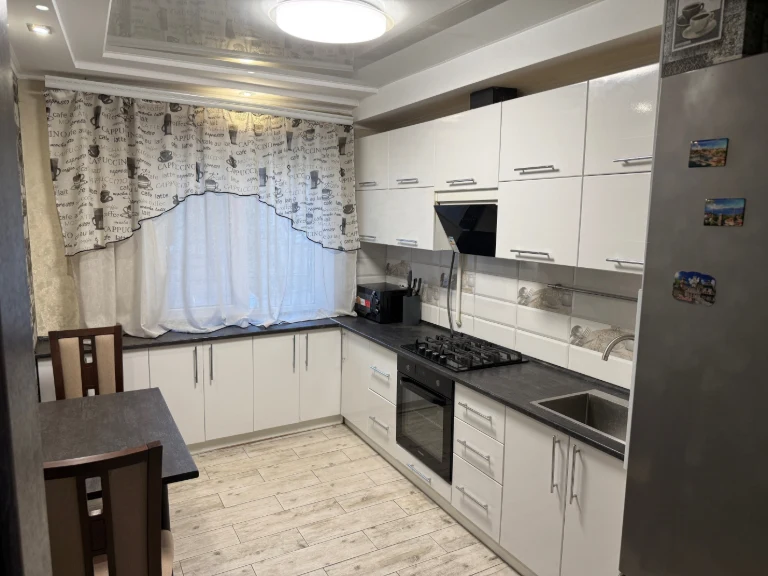 Продажа 3-комнатной квартиры в районе Вечірній от собственника