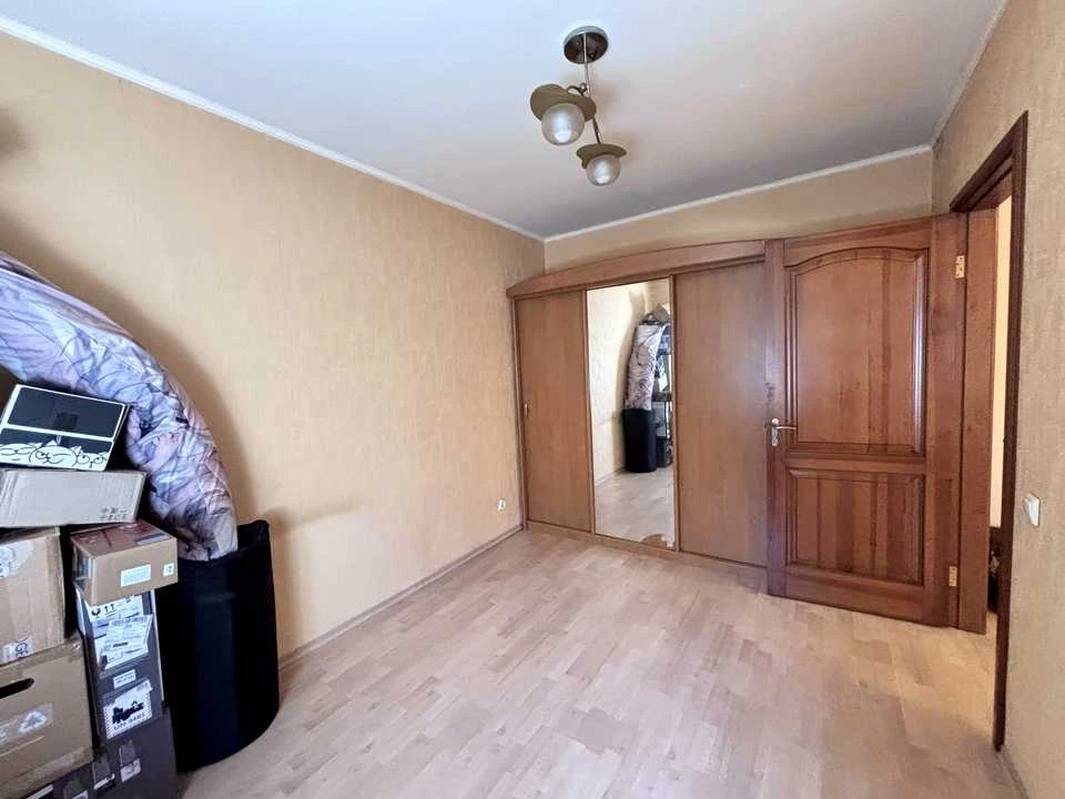Квартира. Кривий Ріг, вулиця Степана Тільги