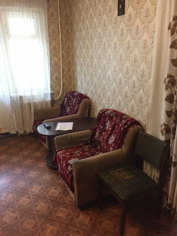 Продаётся 2-комнатная квартира, улица Александра Васякина.