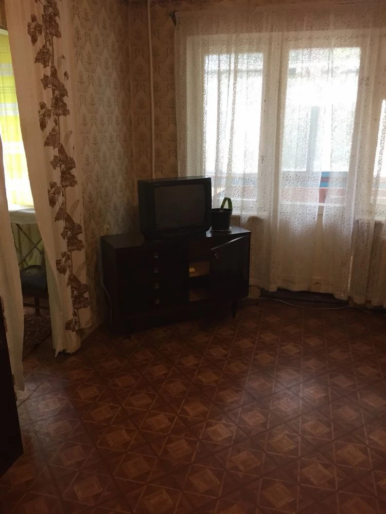 Продаётся 2-комнатная квартира, улица Александра Васякина.