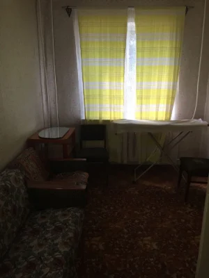 Продаётся 2-комнатная квартира, улица Александра Васякина.