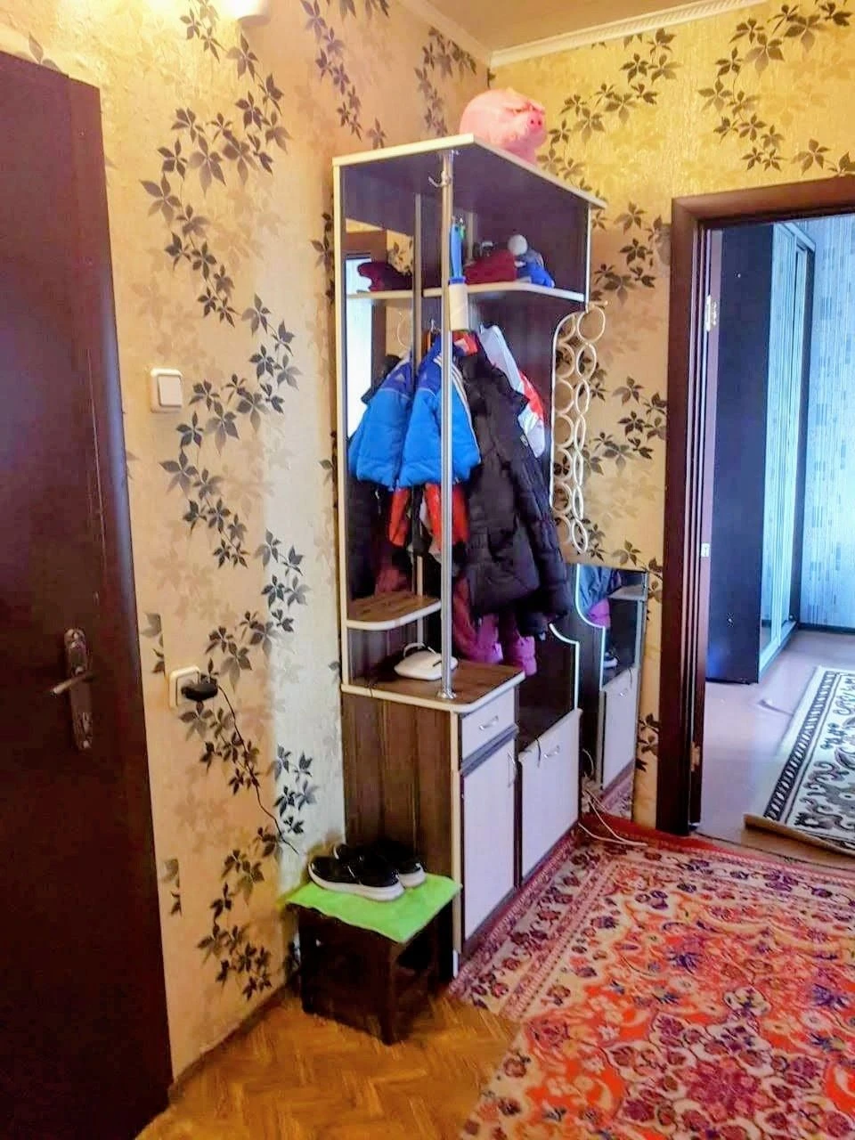 Sale of a 2-room apartment. Hirnytskyi