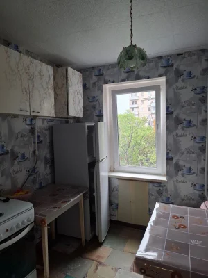 Продаж однокімнатної квартири, не кутової, місто Кривий Ріг, район