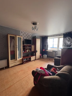 Selling a two-room apartment with a garage in Ingul'