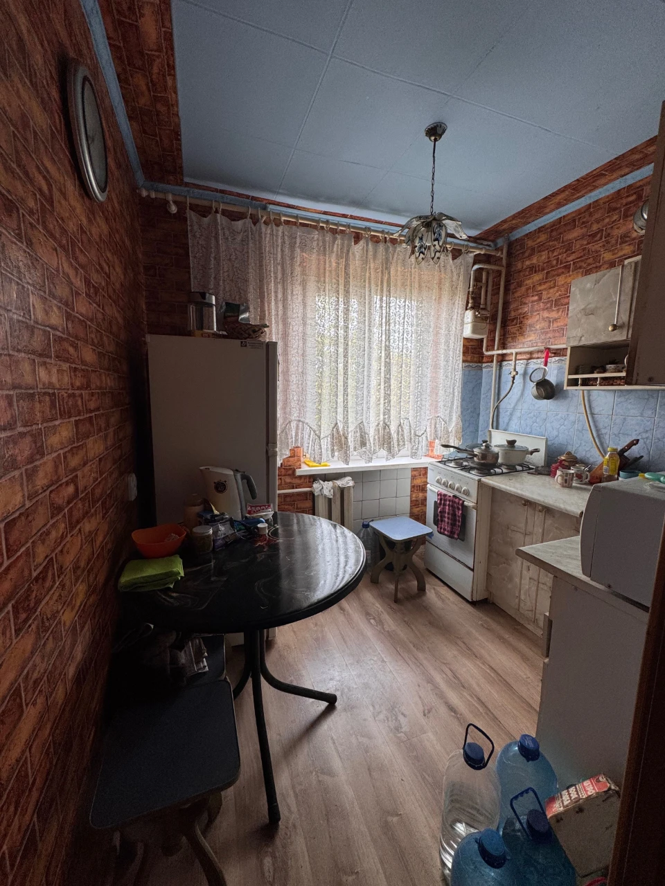 Selling a two-room apartment with a garage in Ingul'