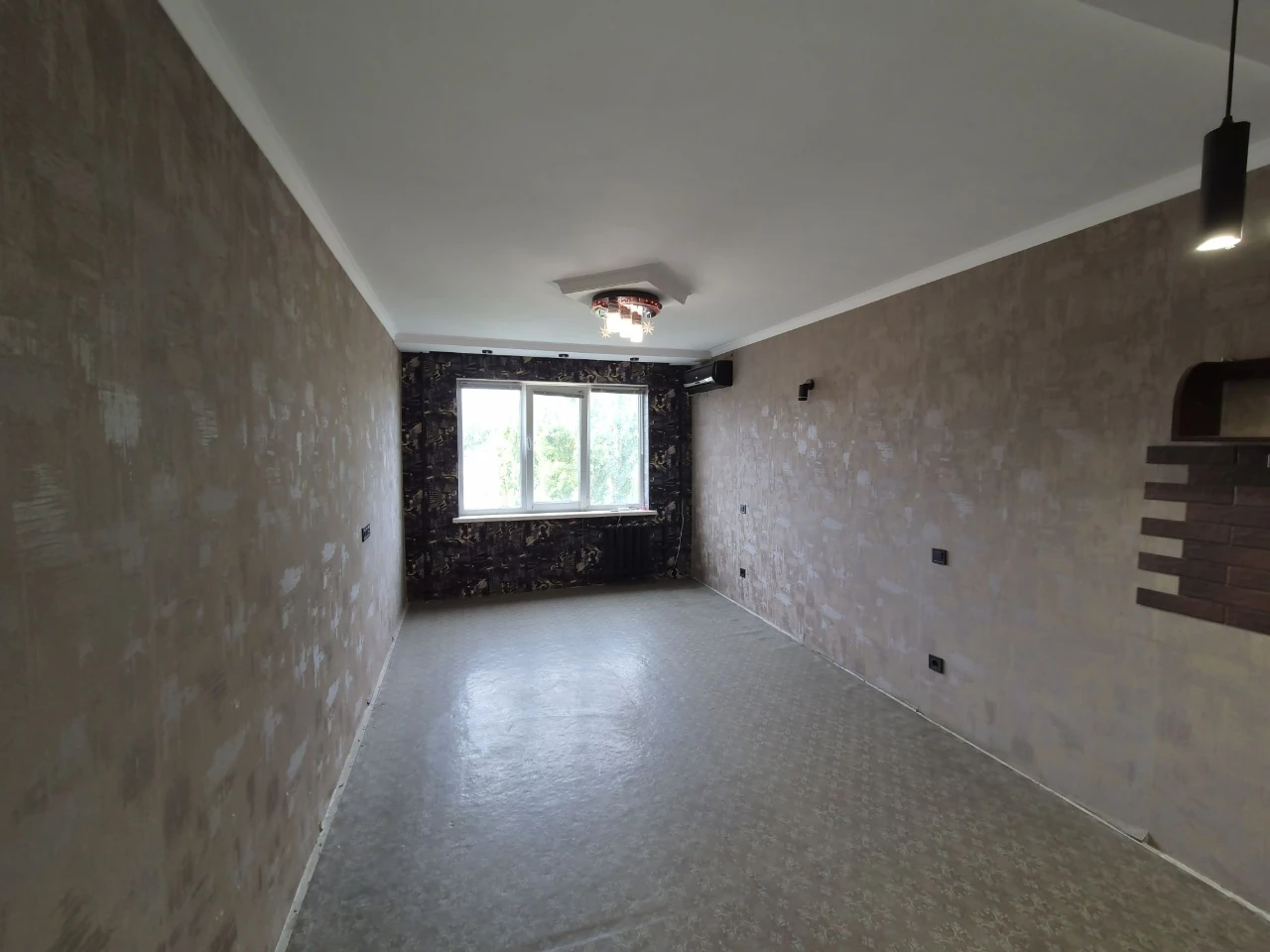 Sale of a privatized room. Area Domnobudivnykiv.