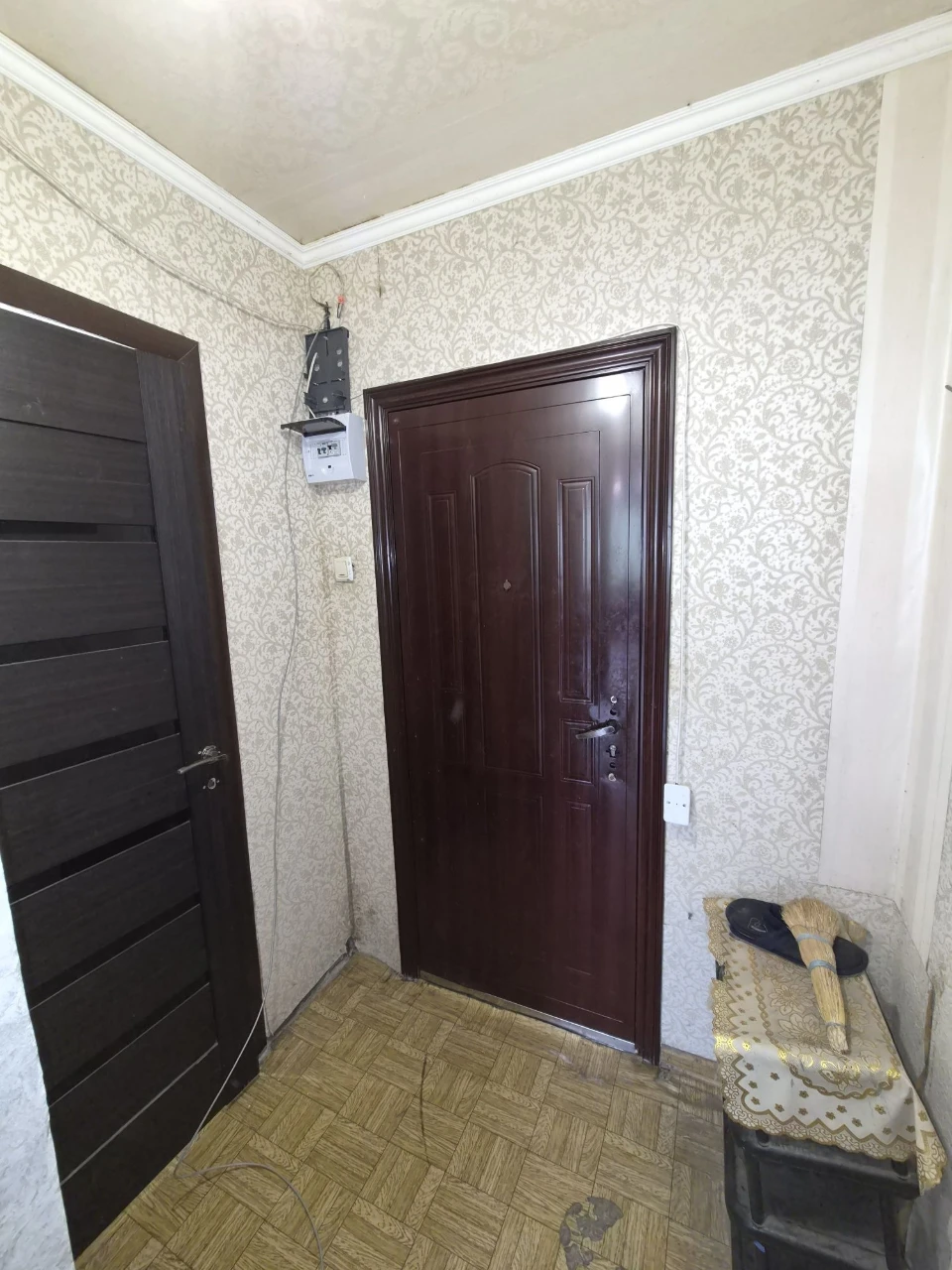 Sale of a privatized room. Area Domnobudivnykiv.
