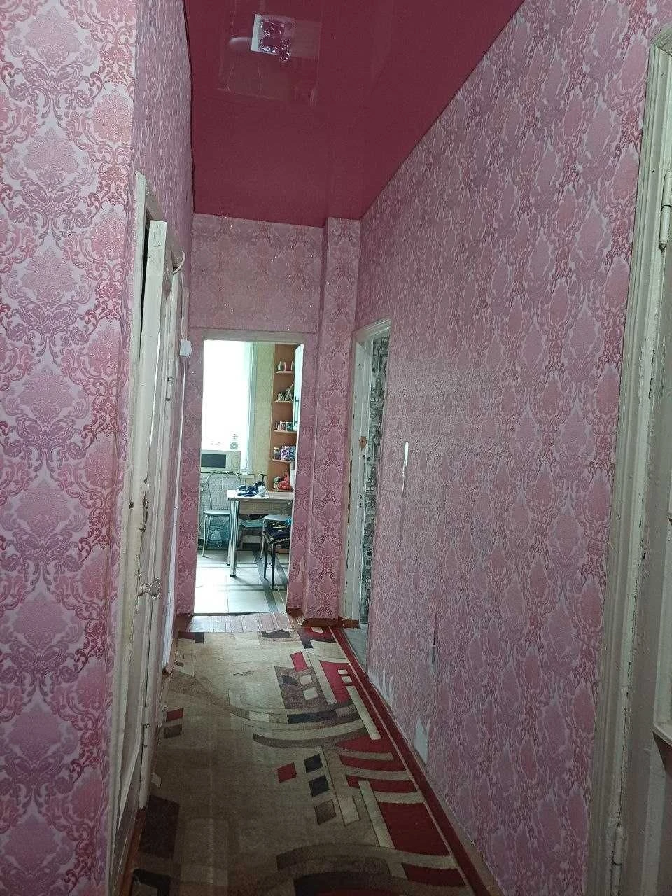 Продается 2-комнатная квартира, с. Авангард. Центрально-городской район.
