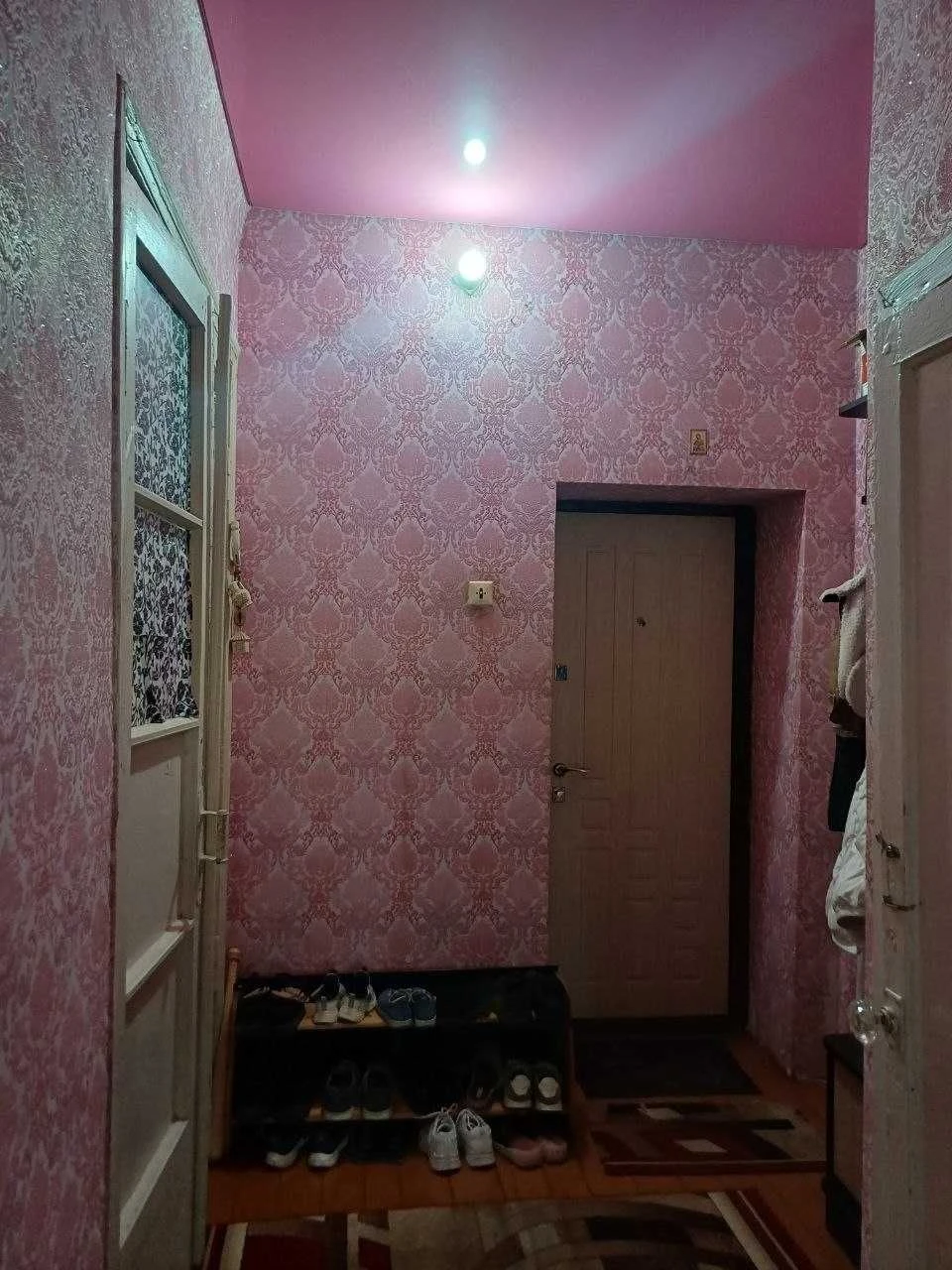 Продается 2-комнатная квартира, с. Авангард. Центрально-городской район.