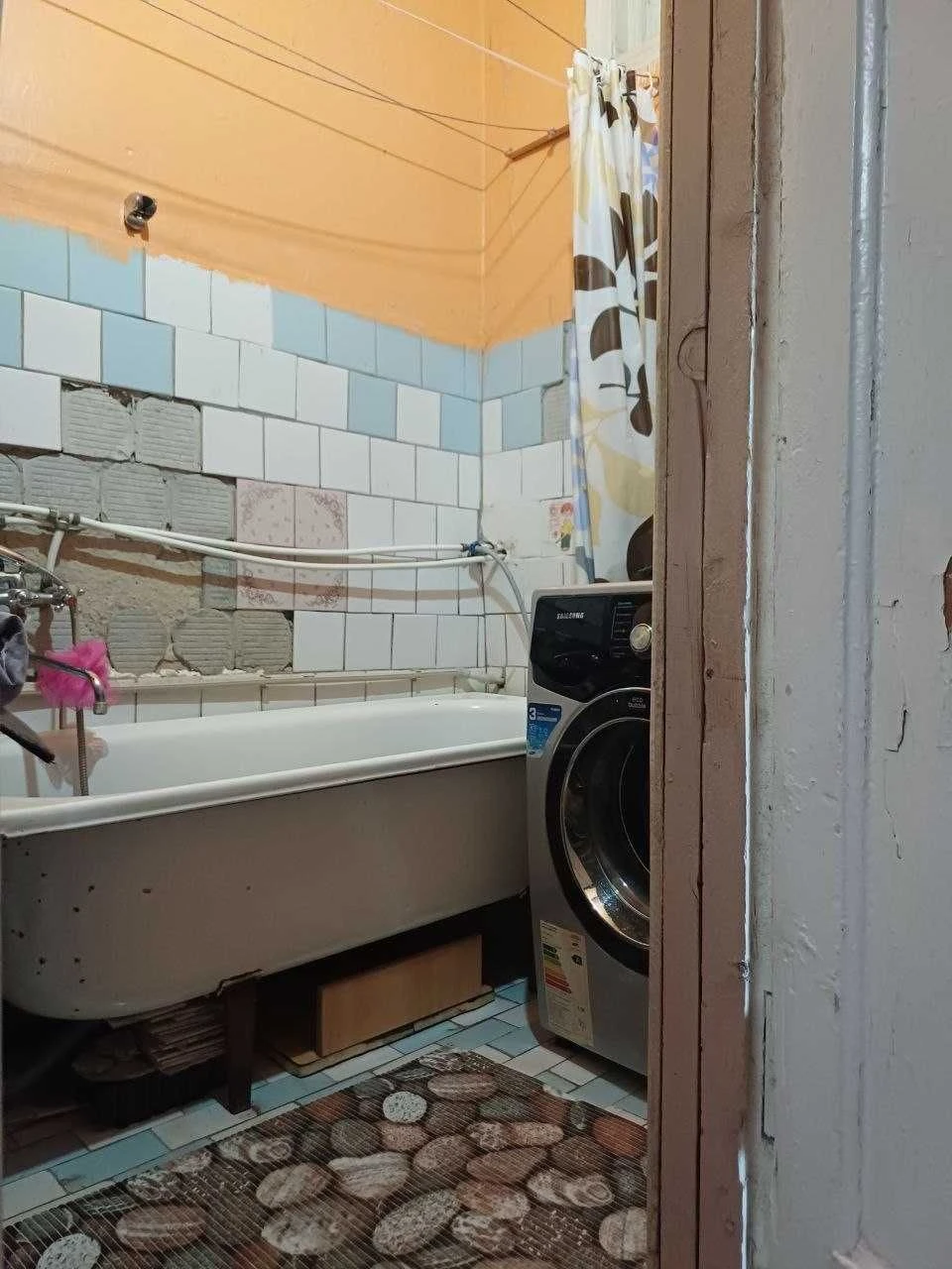 Продается 2-комнатная квартира, с. Авангард. Центрально-городской район.