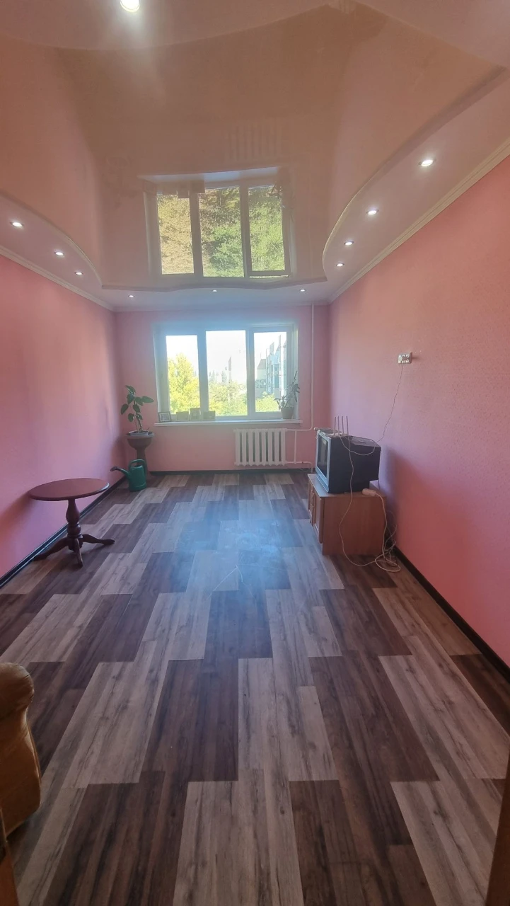Продаж 3-кімнатної квартири в мікрорайоні Сонячний