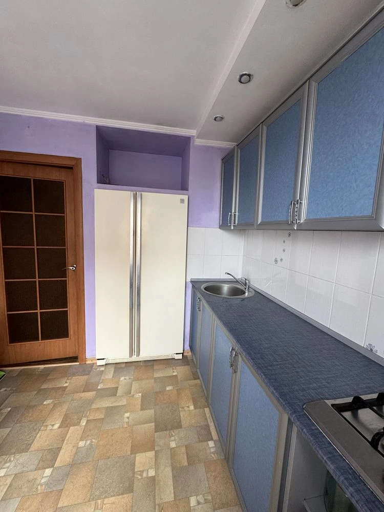 Продається 2-кімнатна квартира на вул. Генерала Радієвського, будинок 40