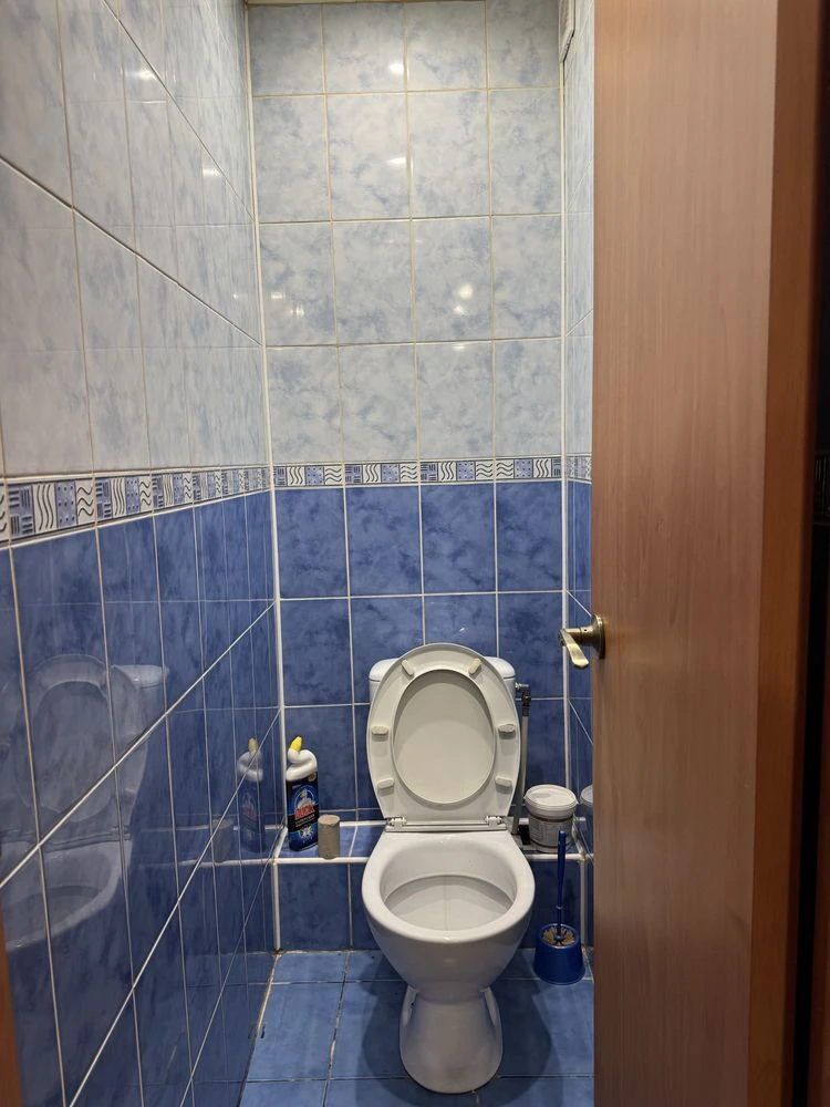 Продається 2-кімнатна квартира на вул. Генерала Радієвського, будинок 40