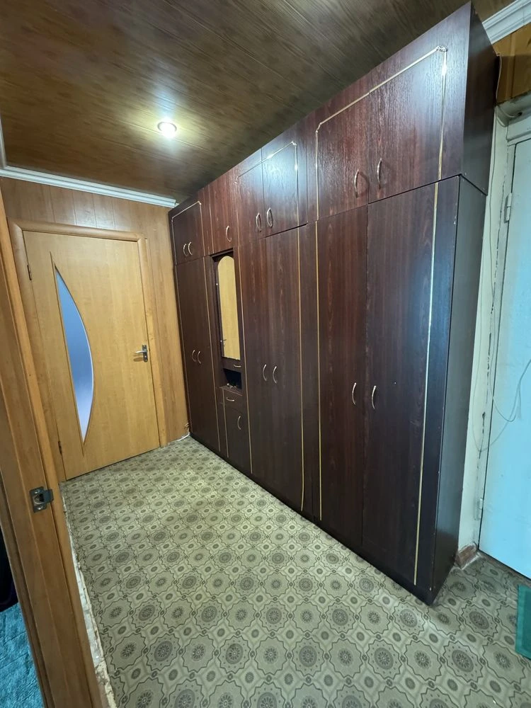 Продається 2-кімнатна квартира на вул. Генерала Радієвського, будинок 40
