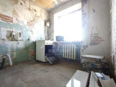 Sale of a 2-bedroom apartment for renovation on Pavel Glazovy Street