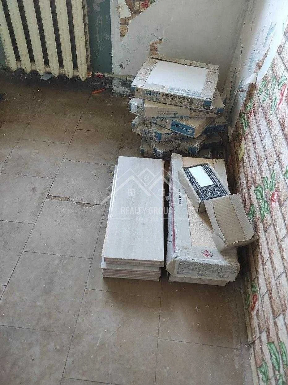 Sale of a 2-bedroom apartment for renovation on Pavel Glazovy Street