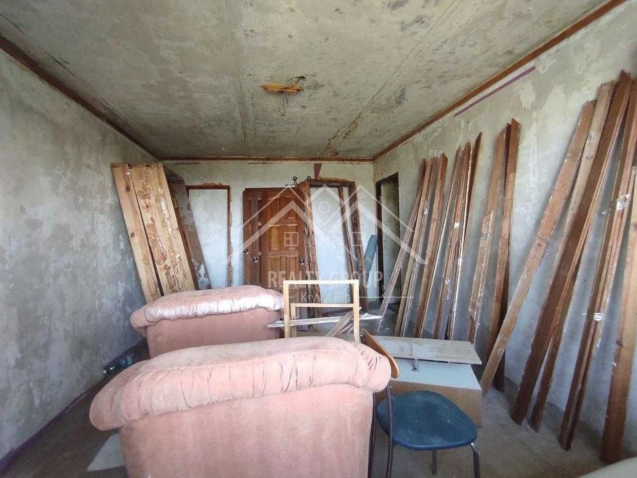 Sale of a 2-bedroom apartment for renovation on Pavel Glazovy Street