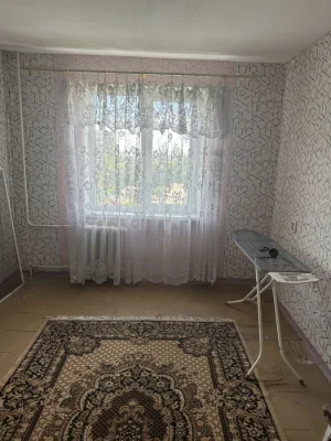 Selling 3-bedroom apartment