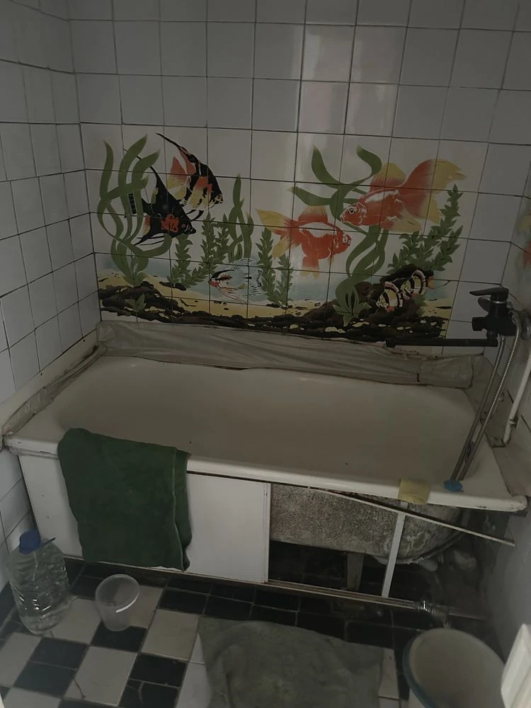 Selling 3-bedroom apartment